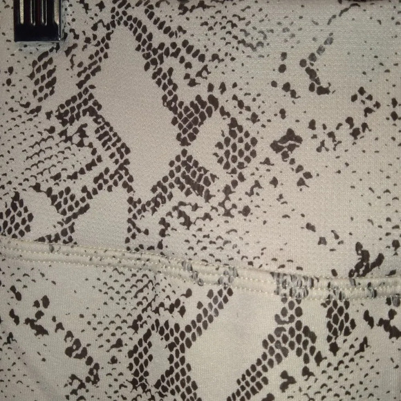 Snake Print Fleece Leggings Tan/Mocha - Picture 3 of 6